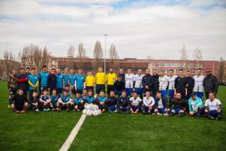 Нове футбольне поле у Кам’янському відкрили першим поєдинком